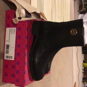 Tory Burch Oakridge Bootie  size 7 BNIB